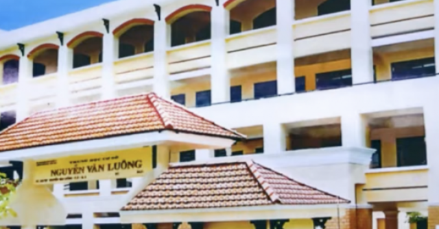 Trường 8 năm không thu quỹ phụ huynh, hiệu trưở...