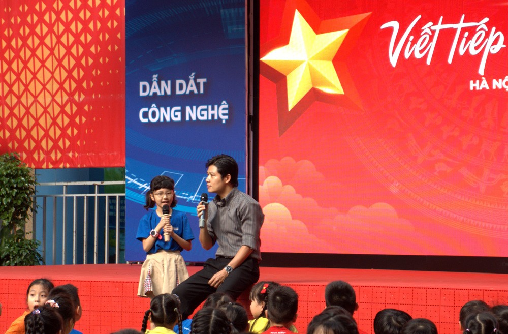 Nhạc sĩ Nguyễn Văn Chung muốn "gieo" vào thế hệ trẻ tình yêu gia đình, quê hương, đất nước.