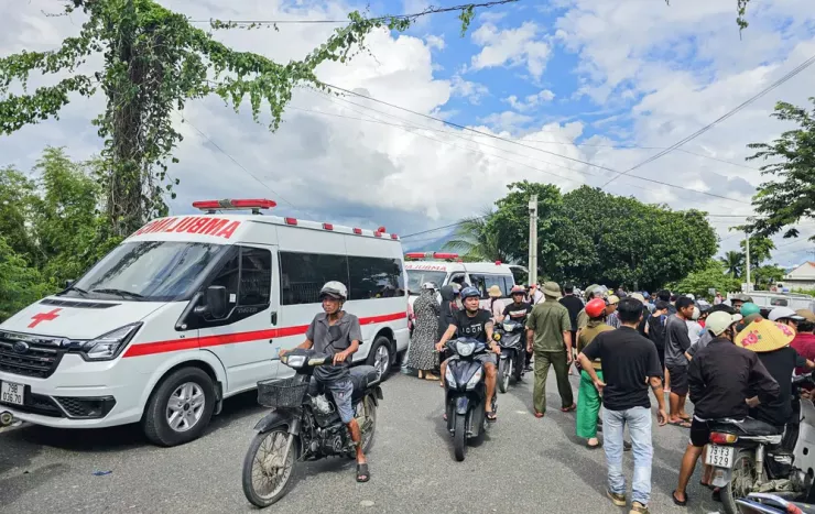 Vụ án khiến hàng trăm người hiếu kỳ tụ tập theo dõi. Ảnh: XH