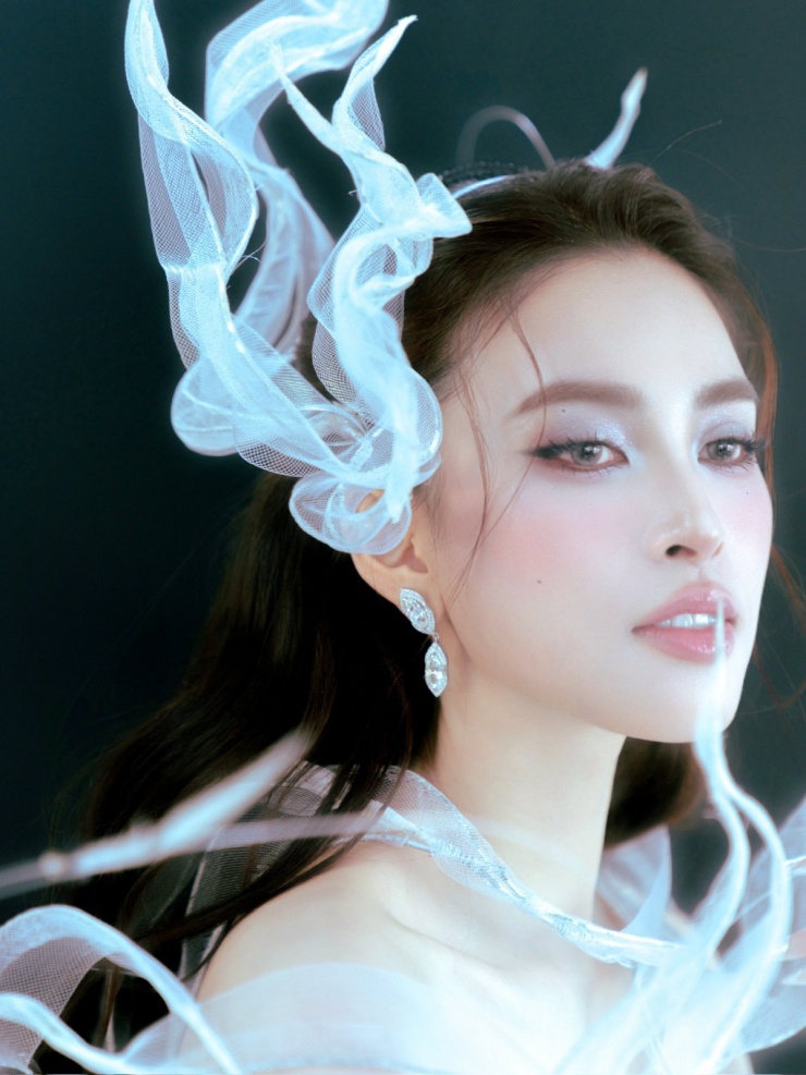 Cuộc sống Tiểu Vy sau 7 năm đăng quang Hoa hậu Việt Nam - 2