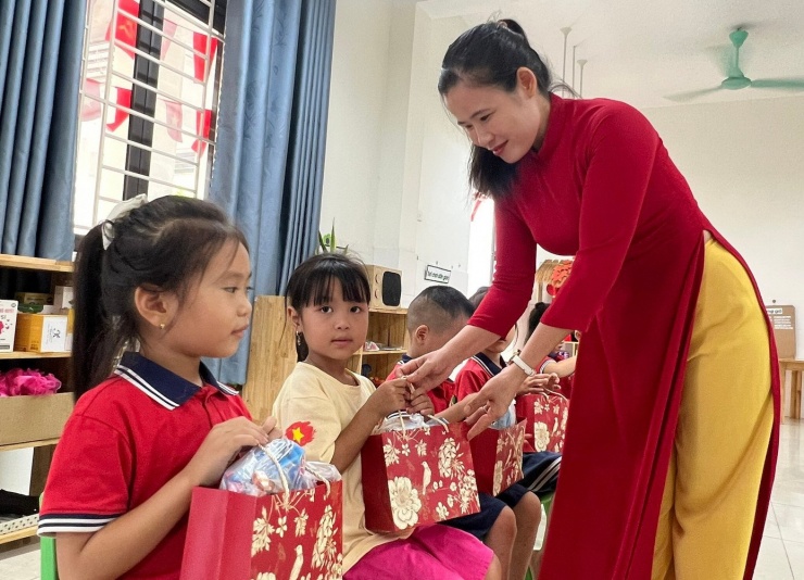 Lương của giáo viên phổ thông công lập dự kiến tăng cao nhất tới 17,6 triệu đồng - 1