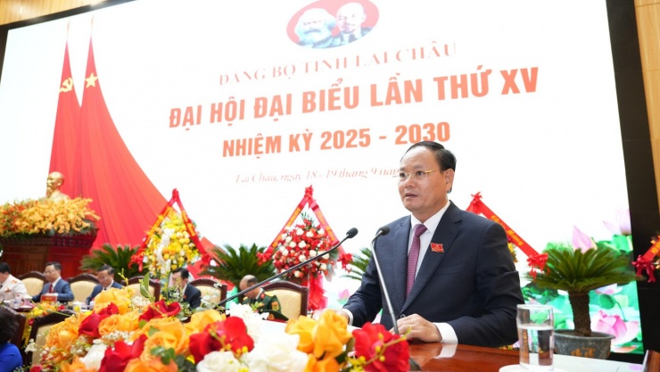 Ông Lê Minh Ngân phát biểu tại đại hội.