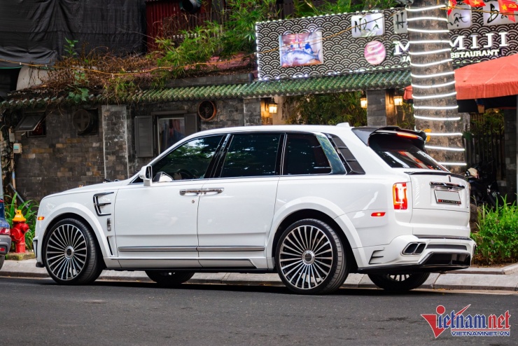 Rolls-Royce độc nhất Việt Nam của đại gia Hà Nội thay logo tốn hơn nửa tỷ đồng - 5