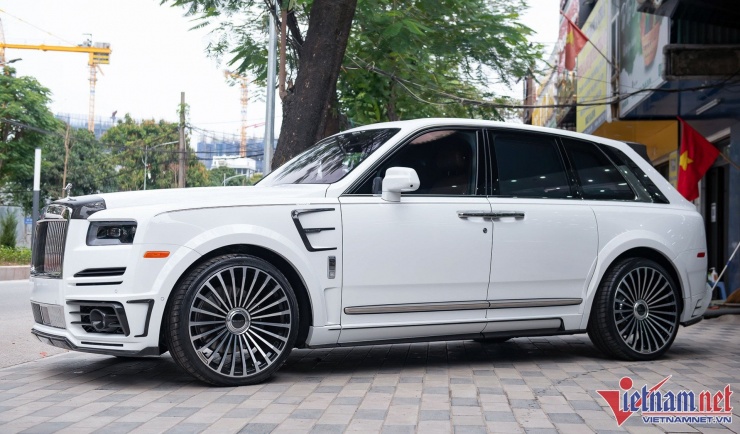 Rolls-Royce độc nhất Việt Nam của đại gia Hà Nội thay logo tốn hơn nửa tỷ đồng - 11