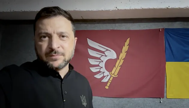 Tổng thống Ukraine Volodymyr Zelensky thăm tiền tuyến Donetsk hôm 18-9. Ảnh: president.gov.ua