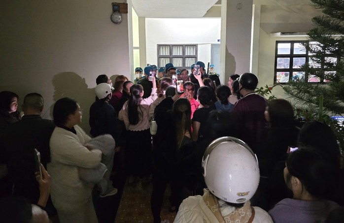 Cuộc đối chất giữa đêm về thực phẩm bẩn trong trường học ở Đà Lạt - 1