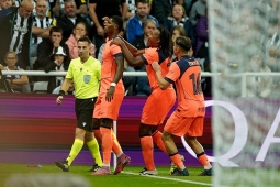 Bóng đá - Rashford ghi cú đúp sánh ngang Ronaldo ở Cúp C1, Yamal - Fernandes phát cuồng