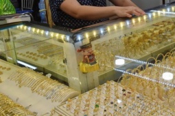 Giá vàng hôm nay, 19-9: Giảm mạnh do chốt lời