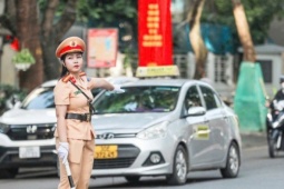 Tin tức trong ngày - Quy định mới về việc CSGT dừng xe để kiểm soát giao thông
