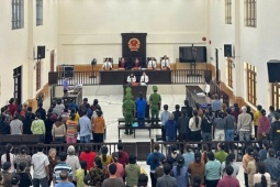 An ninh - Xã hội - Người phụ nữ đếm tiền nhanh như máy bị phạt tù chung thân