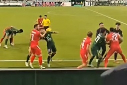 Bóng đá - Báo Trung Quốc xấu hổ vì ẩu đả trận Bắc Kinh Quốc An - Công an HN, dọa có án phạt nặng