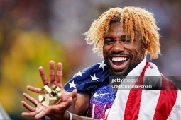 Lyles đoạt HCV 200m giải điền kinh vô địch thế giới, san bằng kỷ lục của Usain Bolt
