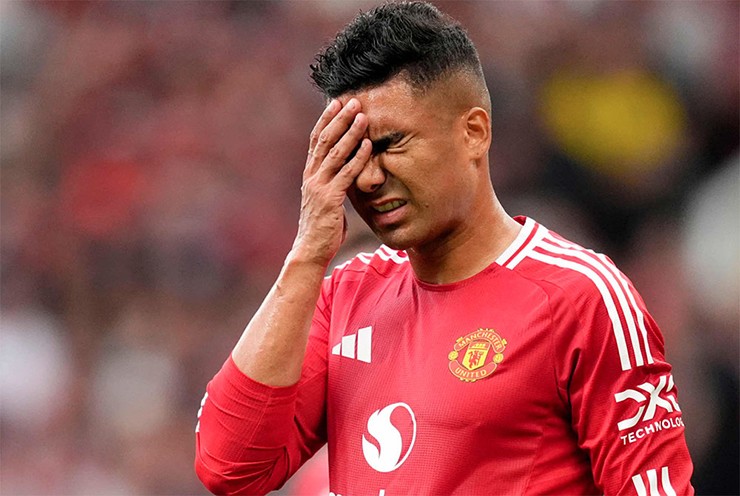 "Quỷ đỏ" bị nhấn chìm xuống nửa dưới bảng xếp hạng