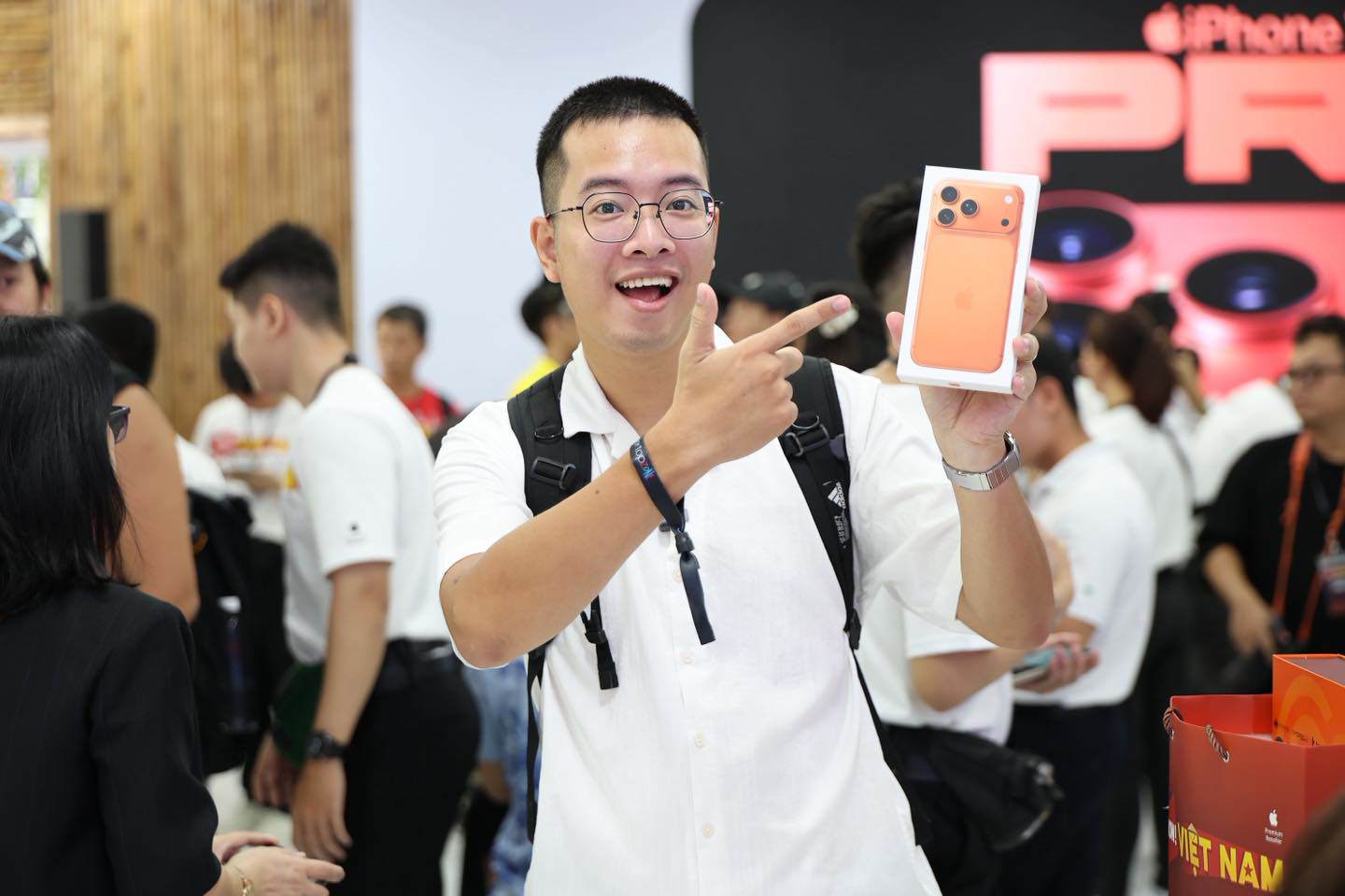 Đây là lần đầu tiên thị trường Việt Nam được Apple mở bán iPhone thế hệ mới sớm nhất trên toàn cầu thay vì nửa tháng hay 1 tháng so với trước đây. (Ảnh: Topzone).