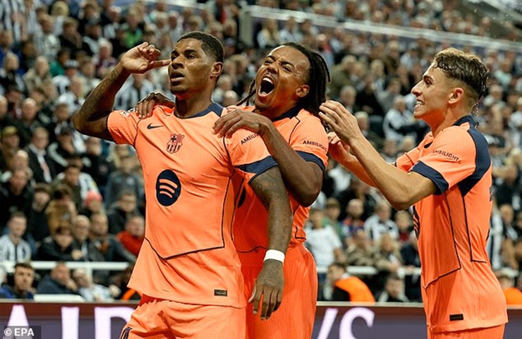 Rashford toả sáng rực rỡ với cú đúp bàn thắng vào lưới Newcastle