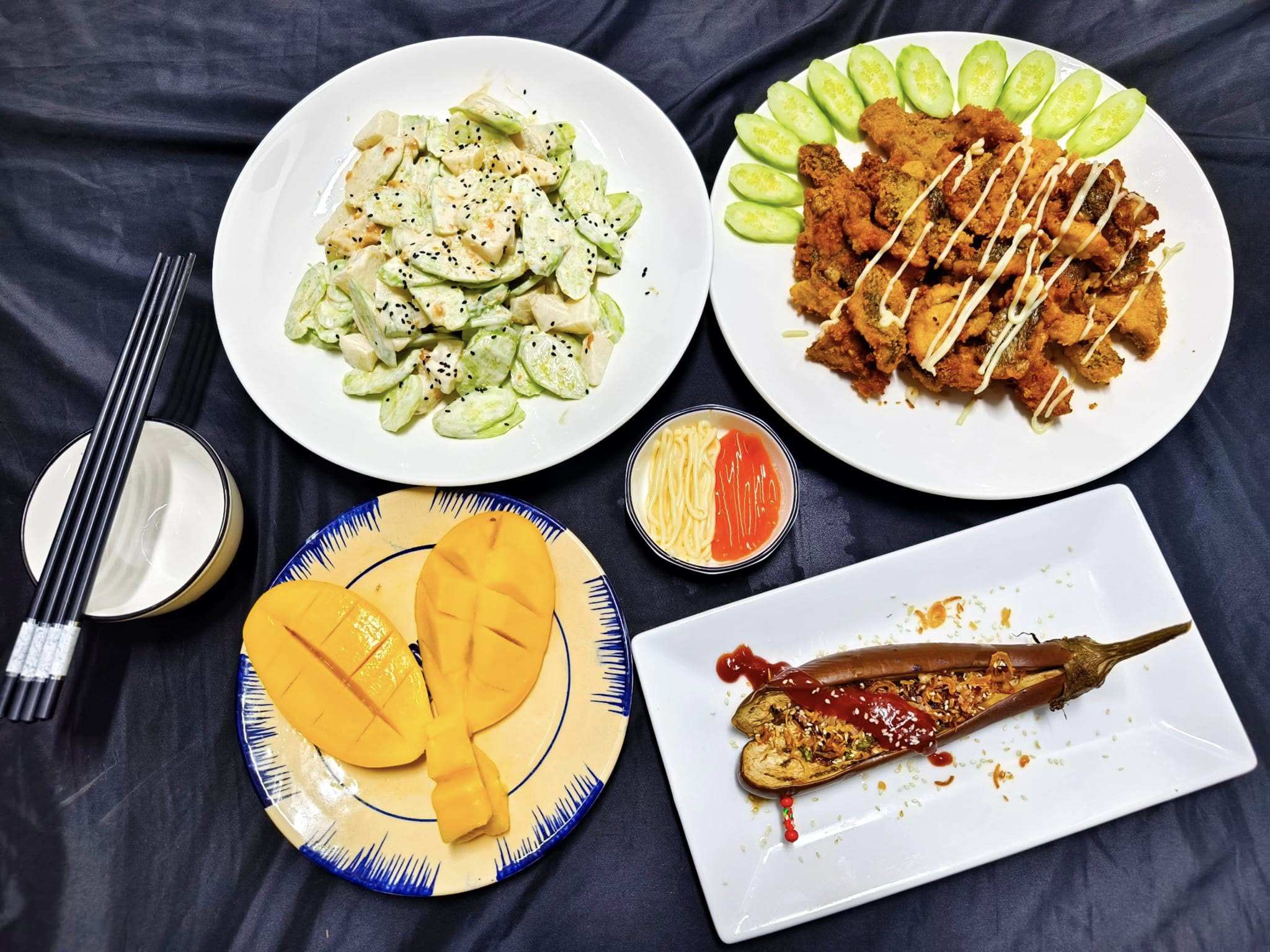 Cà tím nướng mỡ hành - Cá chiên - Salad - Xoài