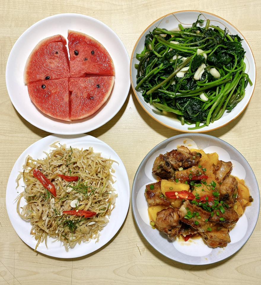 Sườn rim dứa - Khoai lang xào - Nhút - Dưa hấu