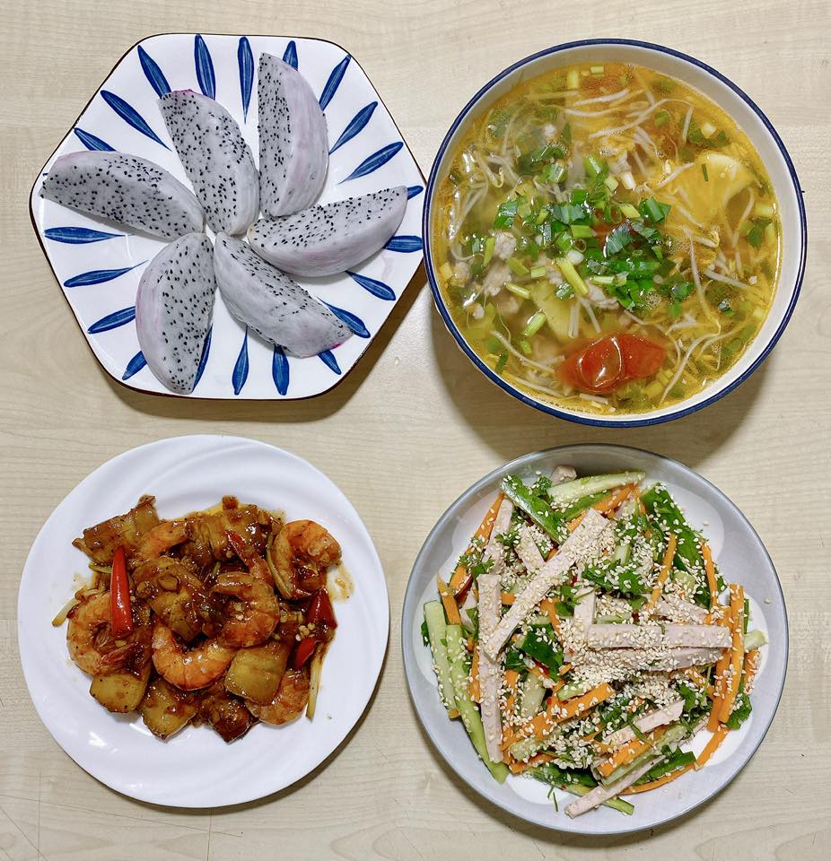 Tôm rang thịt - Nộm giò - Canh chua thịt băm - Thanh long