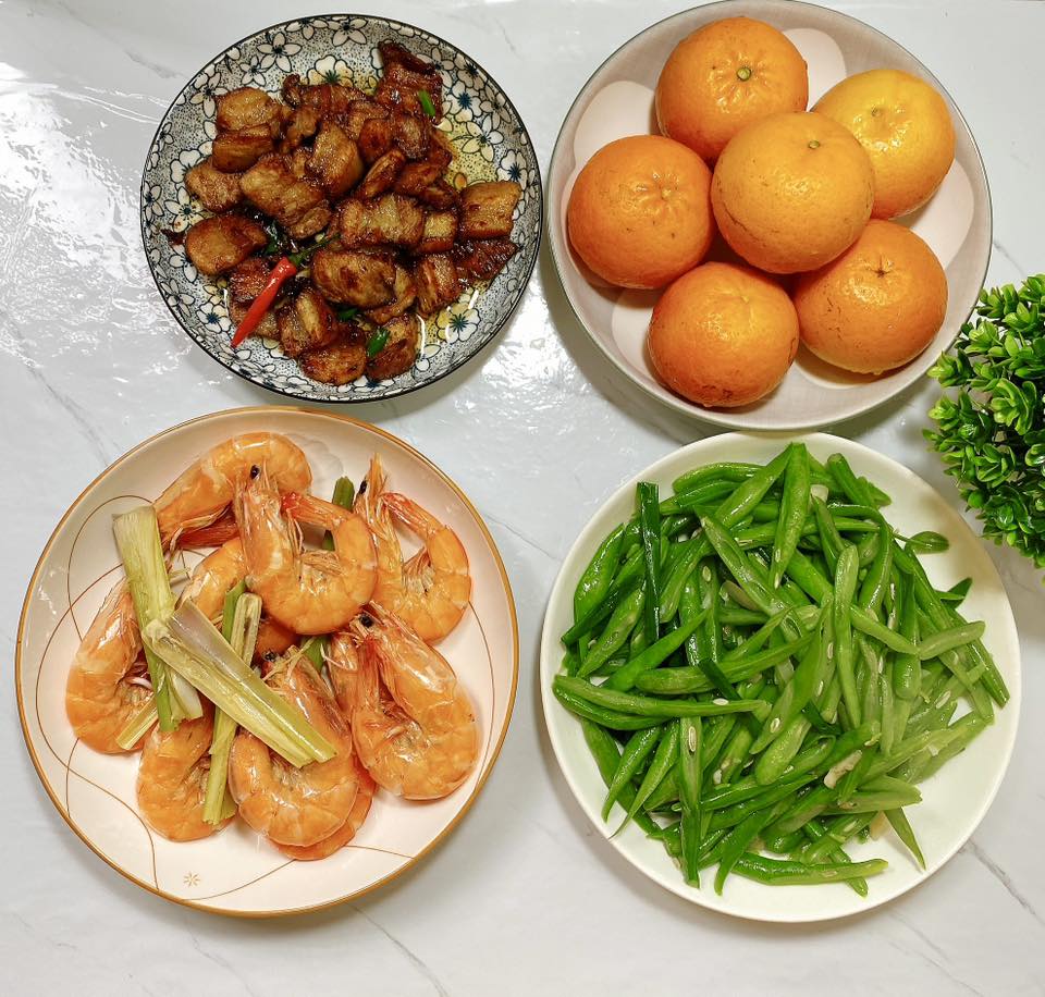Tôm hấp - Ba chỉ rang - Đậu cô ve xào - Cam