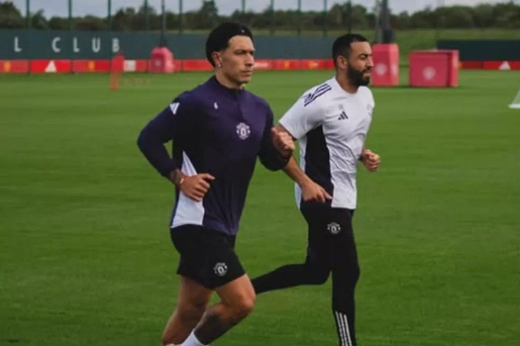 Lisandro Martinez tiến triển tích cực sau 222 ngày vắng mặt