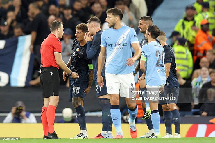 Tình huống hot đại chiến Man City - Napoli: Thẻ đỏ oan nghiệt, cay đắng De Bruyne - 12