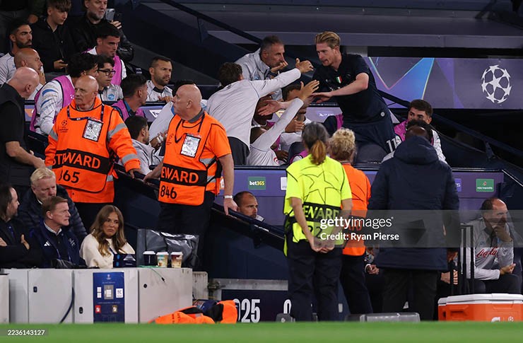 Tình huống hot đại chiến Man City - Napoli: Thẻ đỏ oan nghiệt, cay đắng De Bruyne - 3