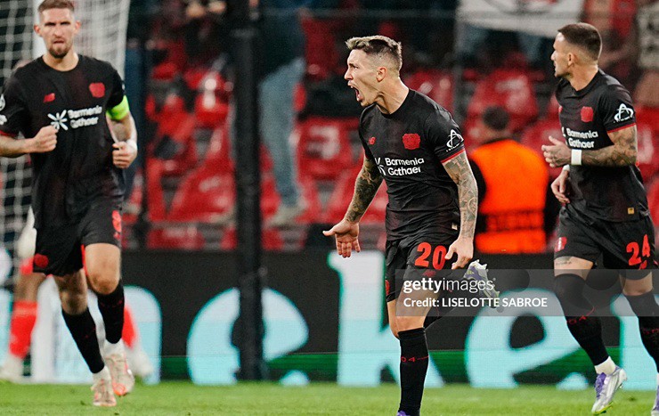 Leverkusen thoát hiểm ngoạn mục