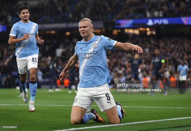 Haaland tỏa sáng rực rỡ, giúp Man City đánh bại Napoli