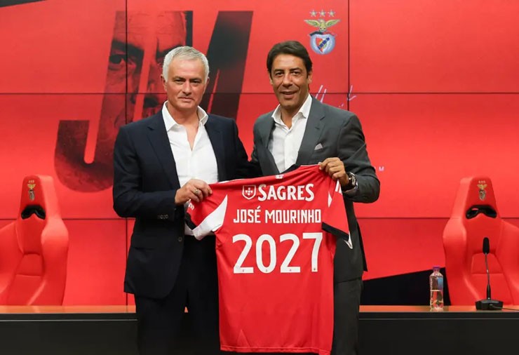 Mourinho mới "chân ướt chân ráo" đến Benfica