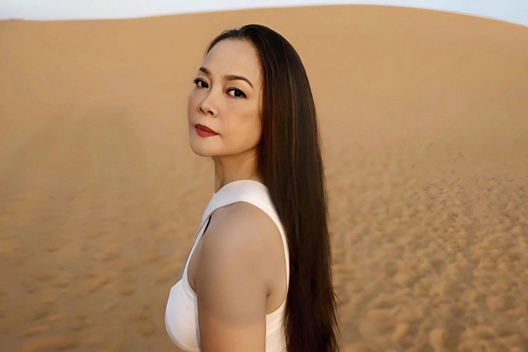 "Hoa vàng mấy độ" - Hồng Hạnh