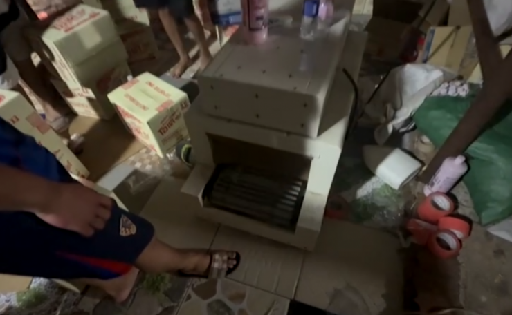 Các công đoạn pha chế, sang chiết, đóng gói sản phẩm giả.