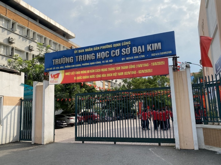 Trường THCS Đại Kim (Hà Nội) nơi xảy ra sự việc. Ảnh: Thúy Nga