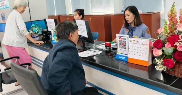 Mua vé tàu Tết 2026 cho cả gia đình hết gần 100...