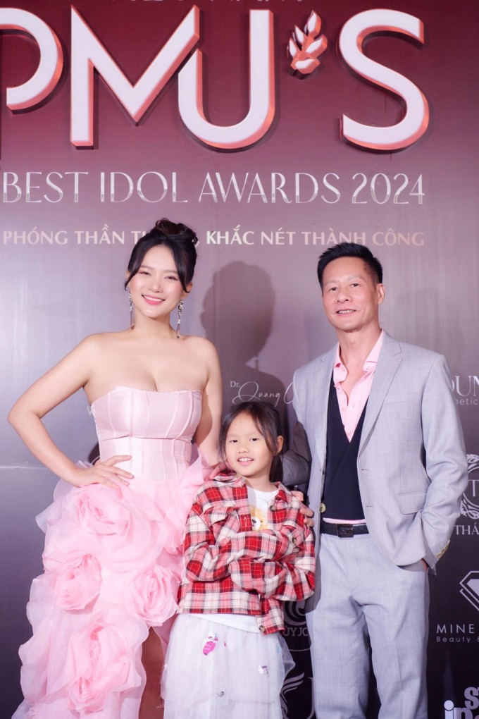 Chồng con ủng hộ Phan Như Thảo trong năm đầu cô tổ chức sự kiện về phun xăm.