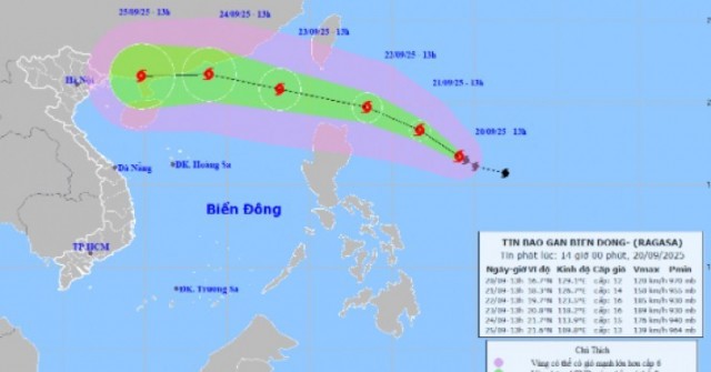 Bão Rasaga giật cấp 17, gây sóng biển cao đến 10m