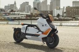 Xe máy điện đắt nhất tại Việt Nam có giá ngang Mitsubishi Xpander