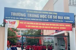 Giáo dục - du học - Nam sinh túm tóc, ghìm đầu cô giáo: Vì sao học sinh không can ngăn?