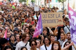 Thế giới - Pháp rung chuyển vì làn sóng biểu tình chống cắt giảm ngân sách