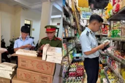 Hà Nội: Phát hiện hàng ngàn chiếc bánh trung thu nhập lậu