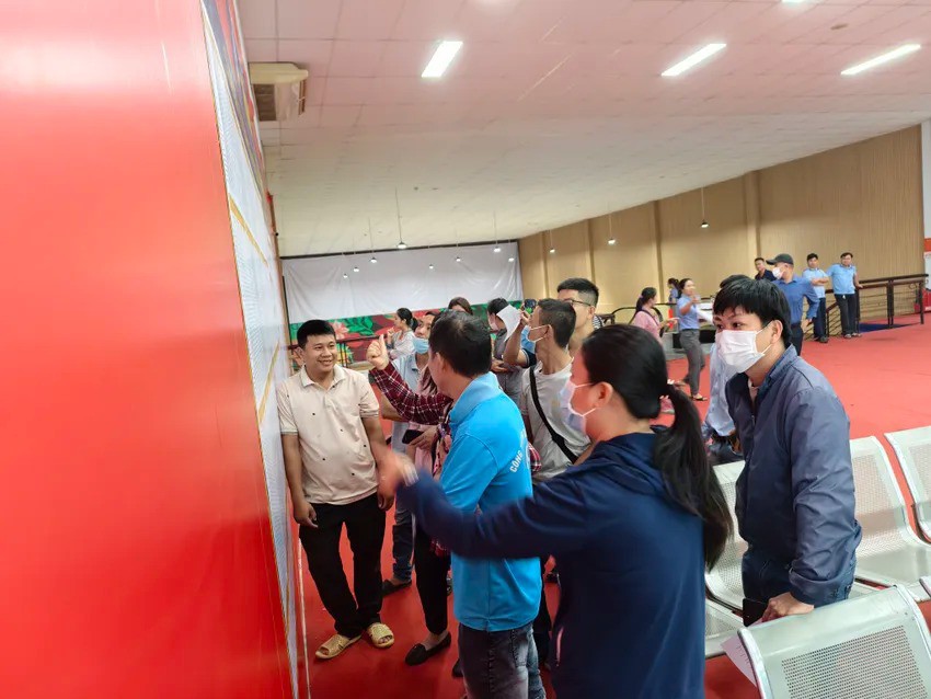Mua vé tàu Tết 2026 cho cả gia đình hết gần 100 triệu đồng - 8