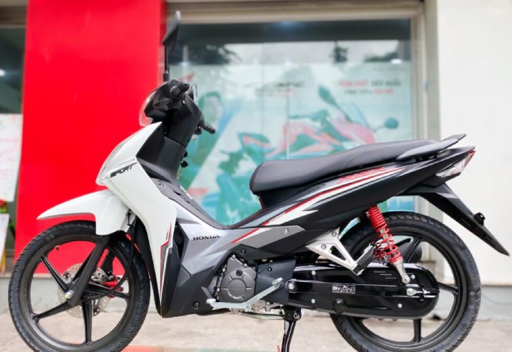 Giá xe máy Honda Wave RSX FI cuối tháng 9/2025, chênh nhẹ - 4