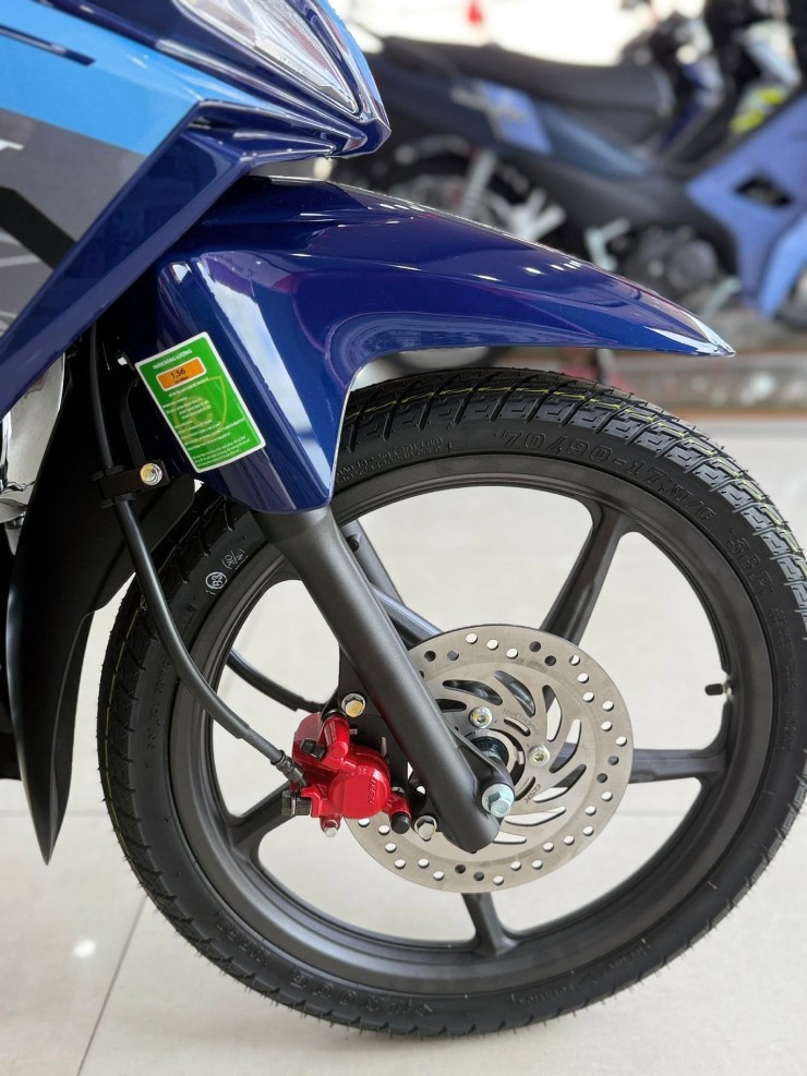 Giá xe máy Honda Wave RSX FI cuối tháng 9/2025, chênh nhẹ - 5