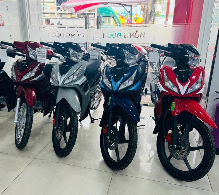 Giá xe máy Honda Wave RSX FI cuối tháng 9/2025, chênh nhẹ - 1