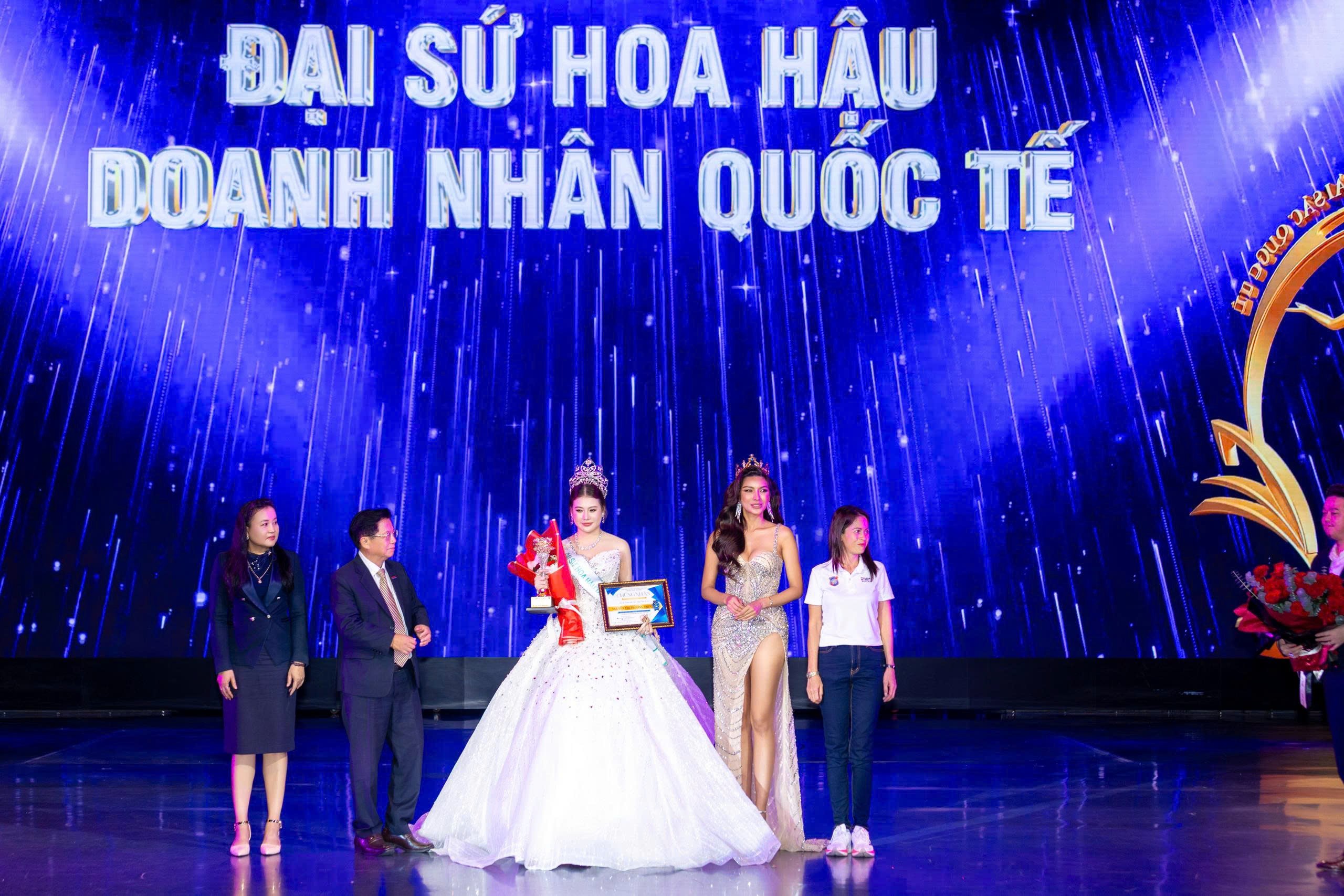 Hoa hậu Phương Triều được vinh danh “Đại sứ Hoa hậu Doanh nhân Quốc tế” tại Miss Business Charm International 2025 - 5