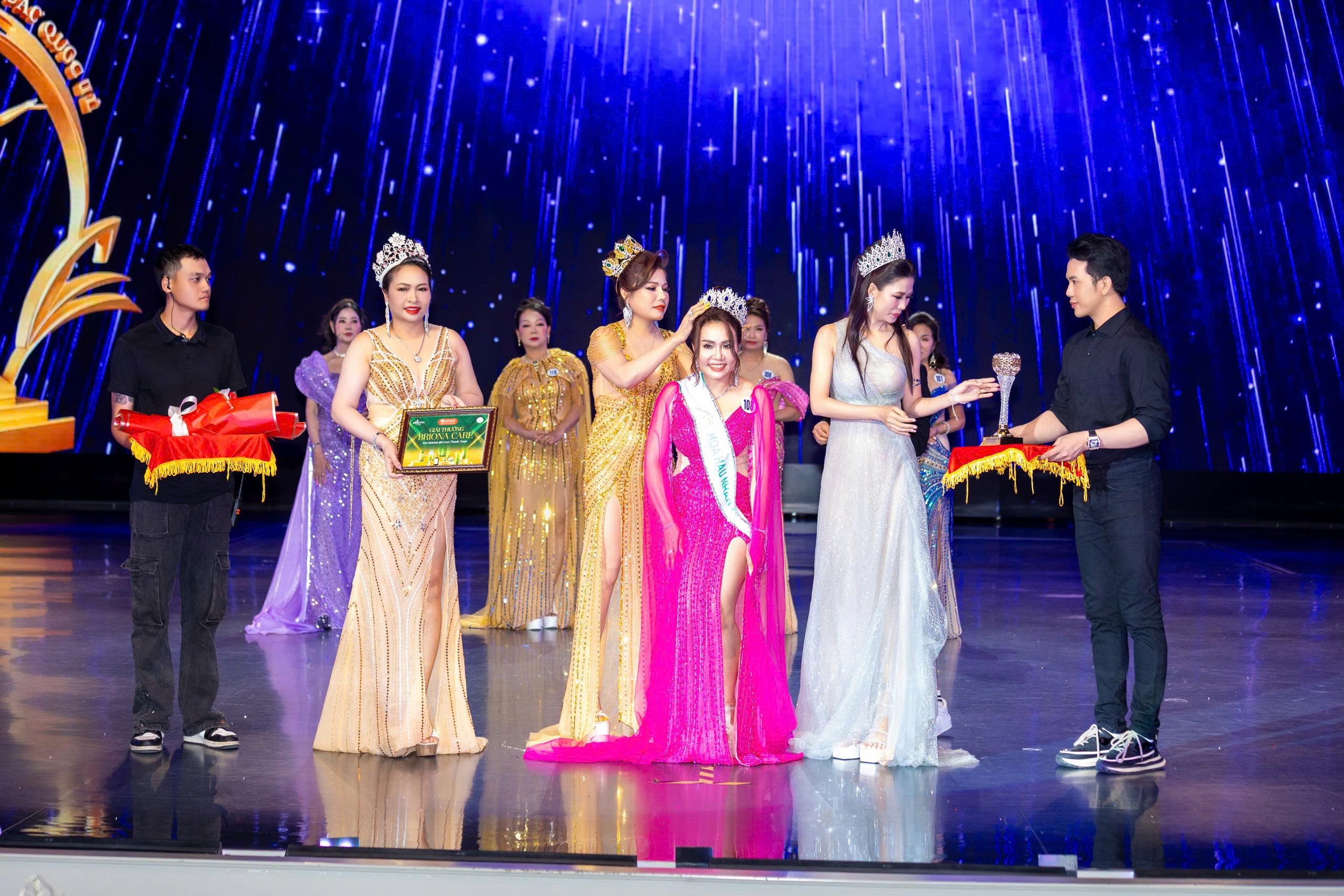 Người đẹp Đặng Thị Mỹ Thanh được vinh danh “Hoa hậu Nhân ái” Miss Business Charm International 2025 - 5