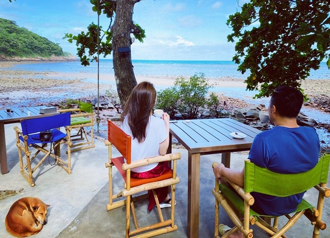 Vợ chồng Chi Bảo - Thùy Trang rất yêu thích thiên nhiên trong lành tại Côn Đảo.