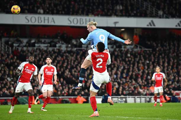Bàn thua gần nhất của Arsenal trước Man City là do Haaland ghi, và anh đang thắng 100% pha không chiến từ đầu mùa 2025/26