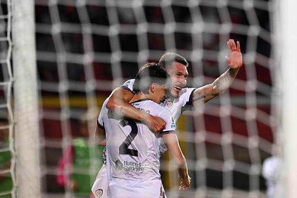 Belotti ăn mừng sau bàn gỡ hòa 1-1 cho Cagliari