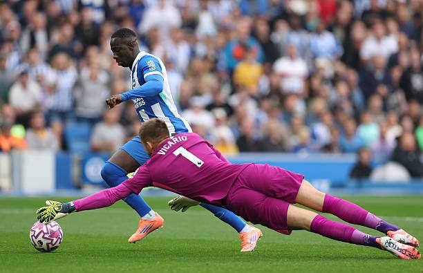 Trực tiếp bóng đá Brighton - Tottenham: Suýt có bàn đá phản thứ 2 (Ngoại hạng Anh) (Hết giờ) - 1