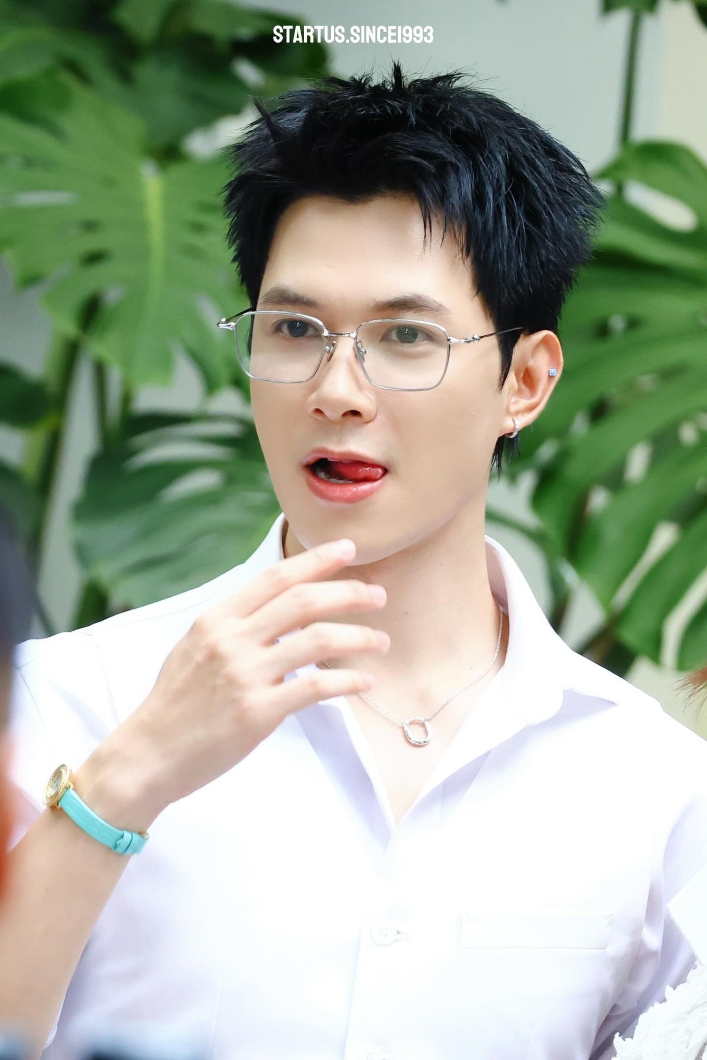 Anh Tú Atus - HIEUTHUHAI đọ "thần thái sơ mi trắng", hợp hình tượng quý ông - 17